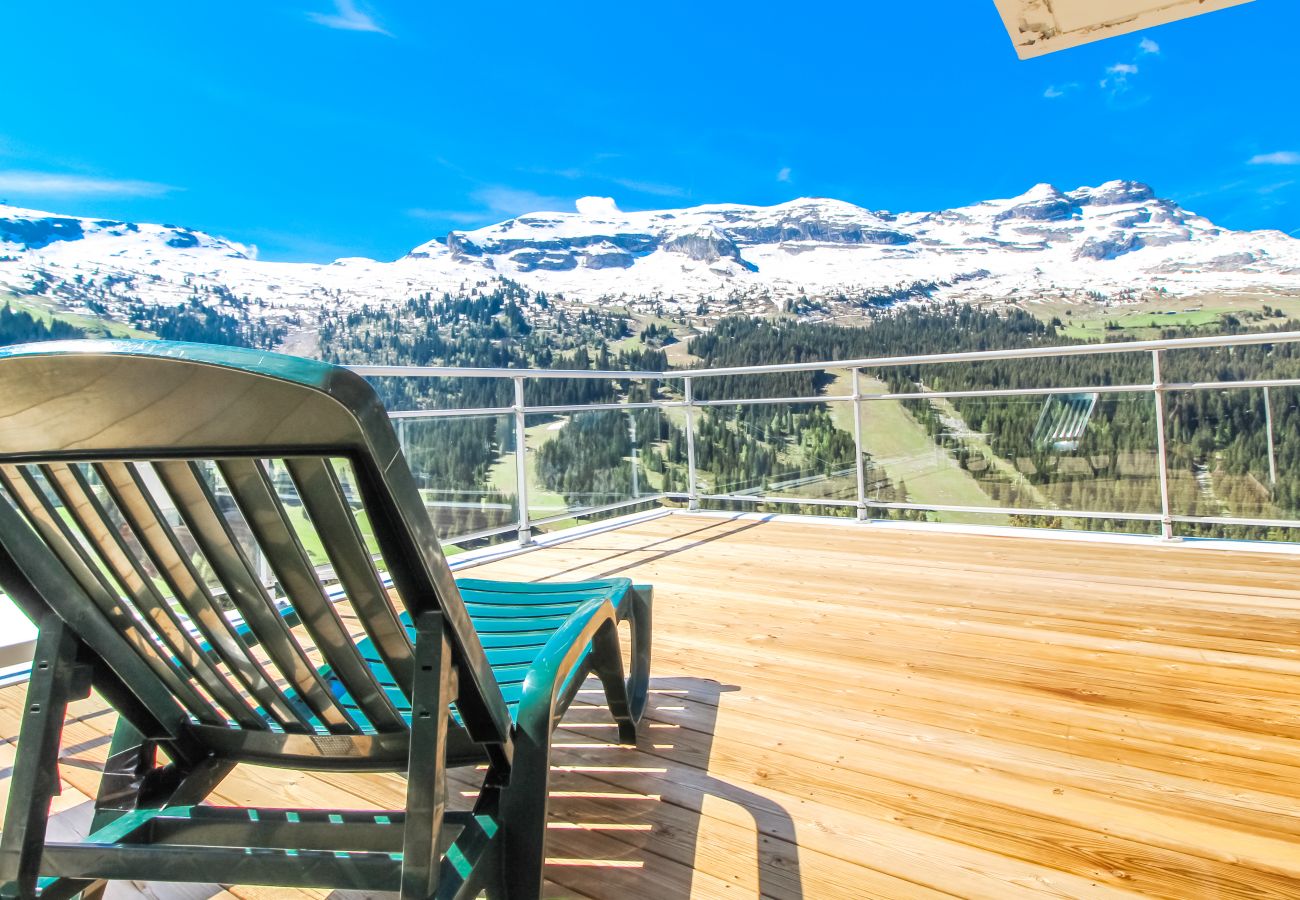 Large balcony with mountain view - FLAINE