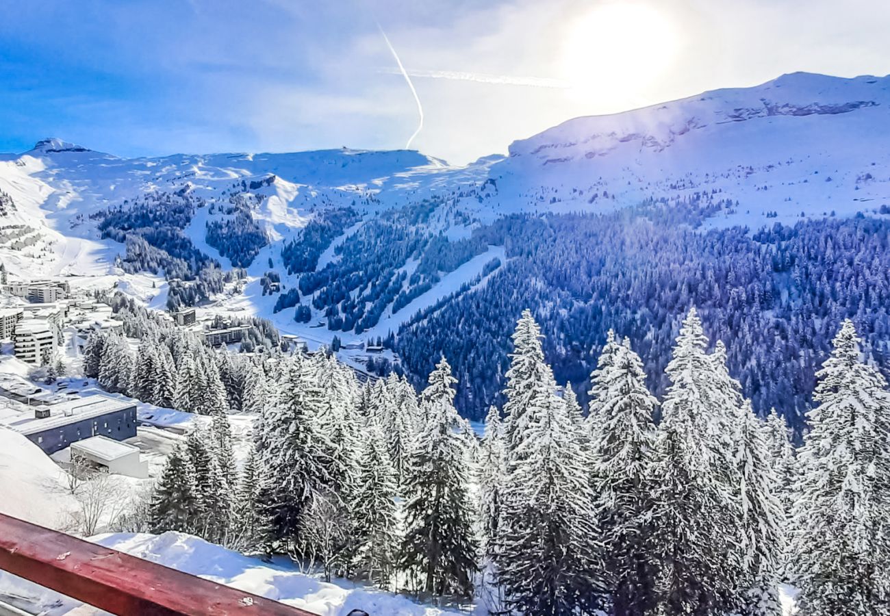 Flaine ski rental - large balcony with mountain views