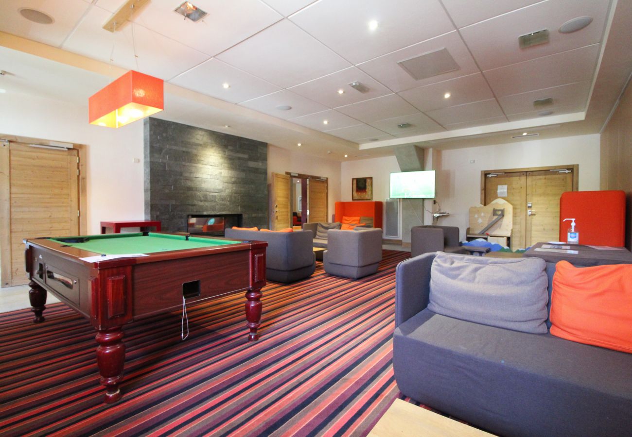 Apartment in Flaine - T2 Agréable, Residence 4* avec Piscine, Parking