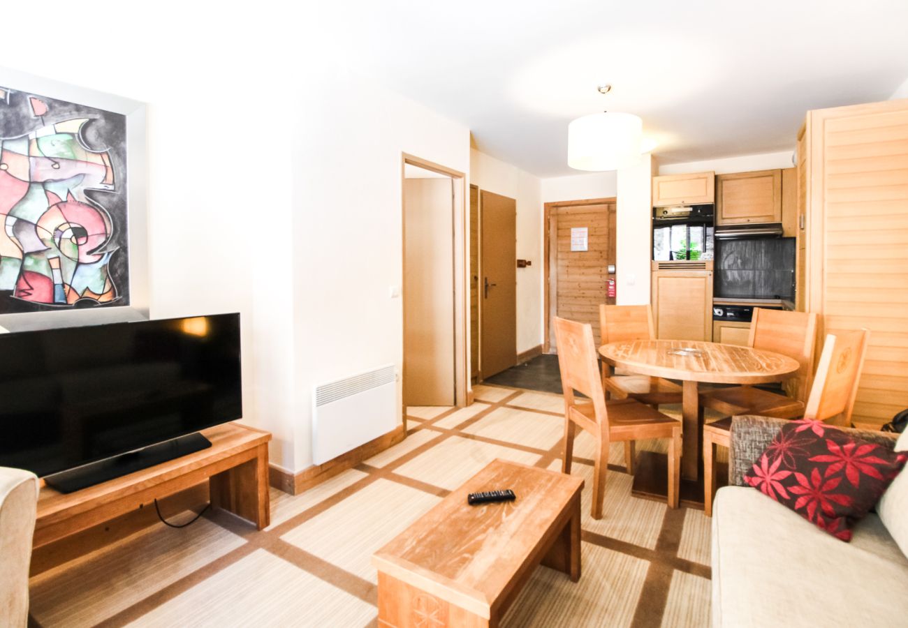 Apartment in Flaine - T2 Agréable, Residence 4* avec Piscine, Parking