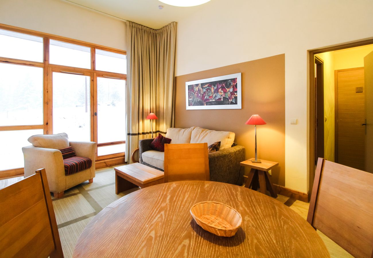 Apartment in Flaine - T2 Agréable, Residence 4* avec Piscine, Parking