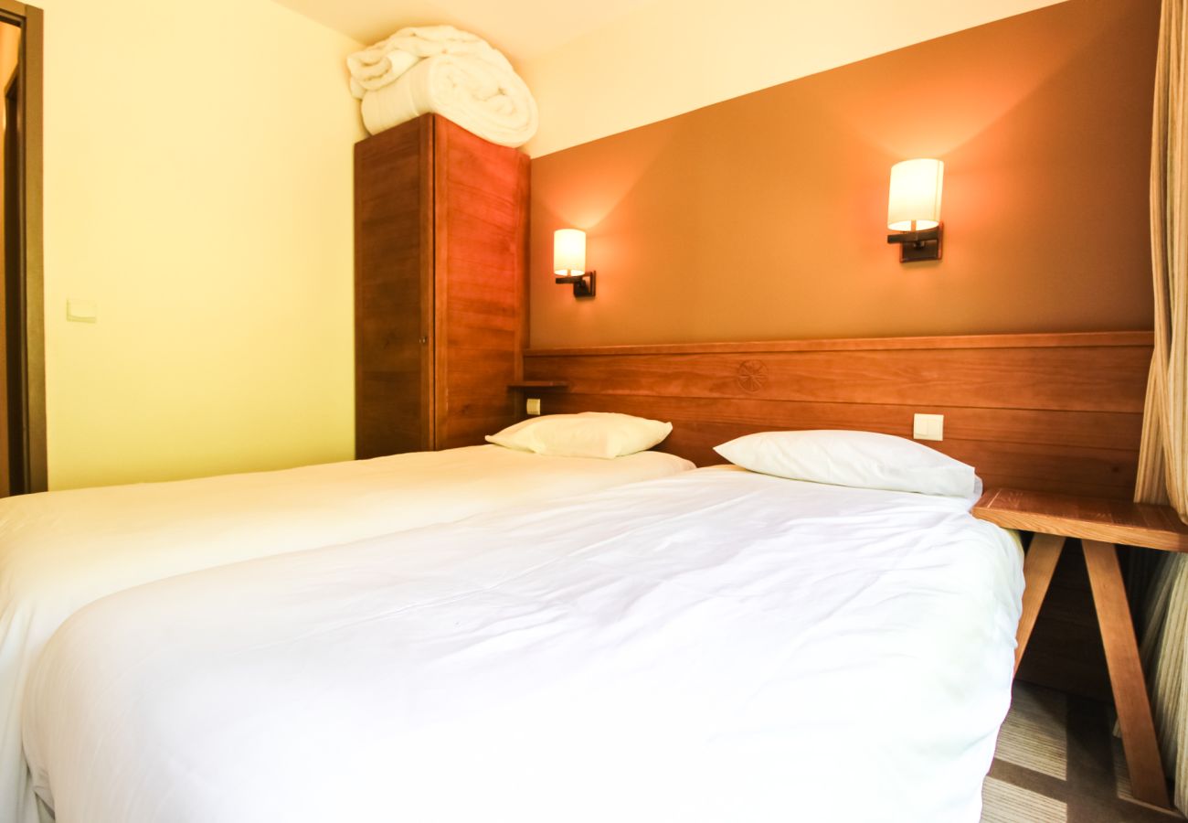 Apartment in Flaine - T3 Familiale, Résidence 4*, Piscine, Parking